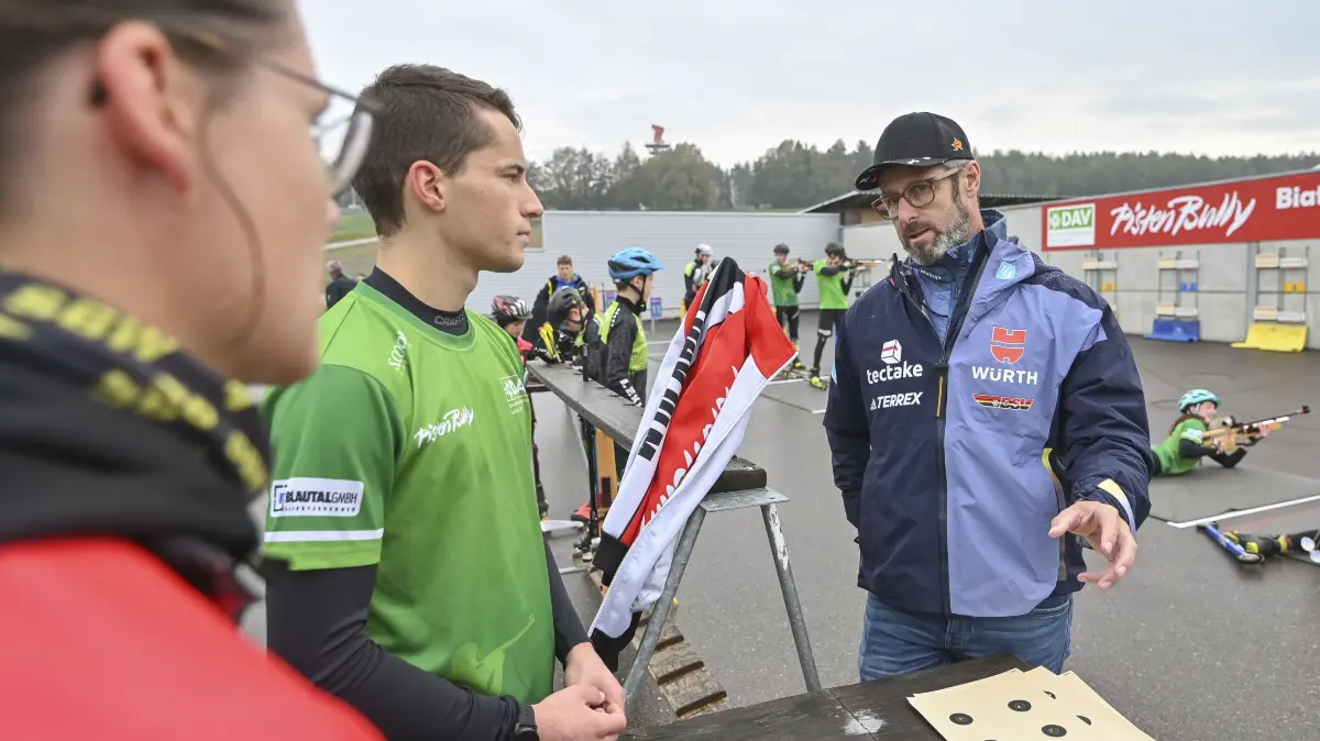 Biathlon Leistungszentrum Ulm in Dornstadt: Schlüsselübergabe/Festakt eines Neubaus, unter anderem mit dem früheren Bundestrainer und Olympiasieger Mark Kirchner: Biathlon Leistungszentrum Ulm in Dornstadt: Schlüsselübergabe/Festakt eines Neubaus, unter anderem mit dem früheren Bundestrainer und Olympiasieger Mark Kirchner