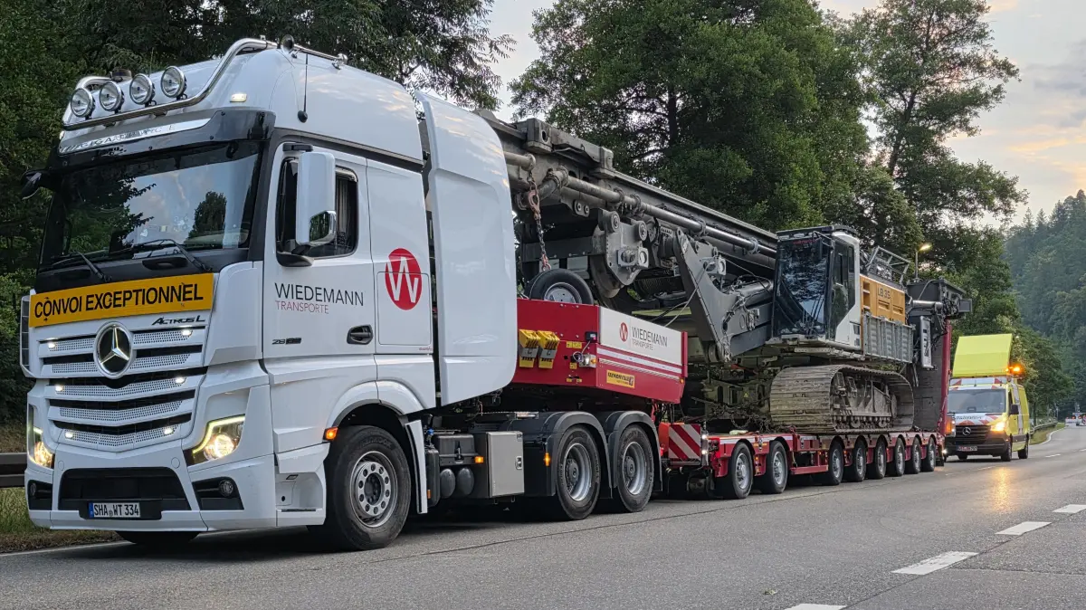 Schwertransport von Wiedemann