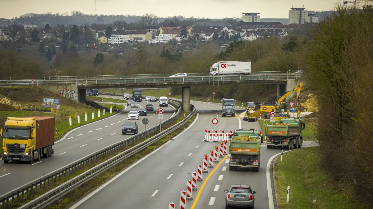 Brücke über die B10 (Ausfahrt Berliner Ring/Jungingen) muss ersetzt werden