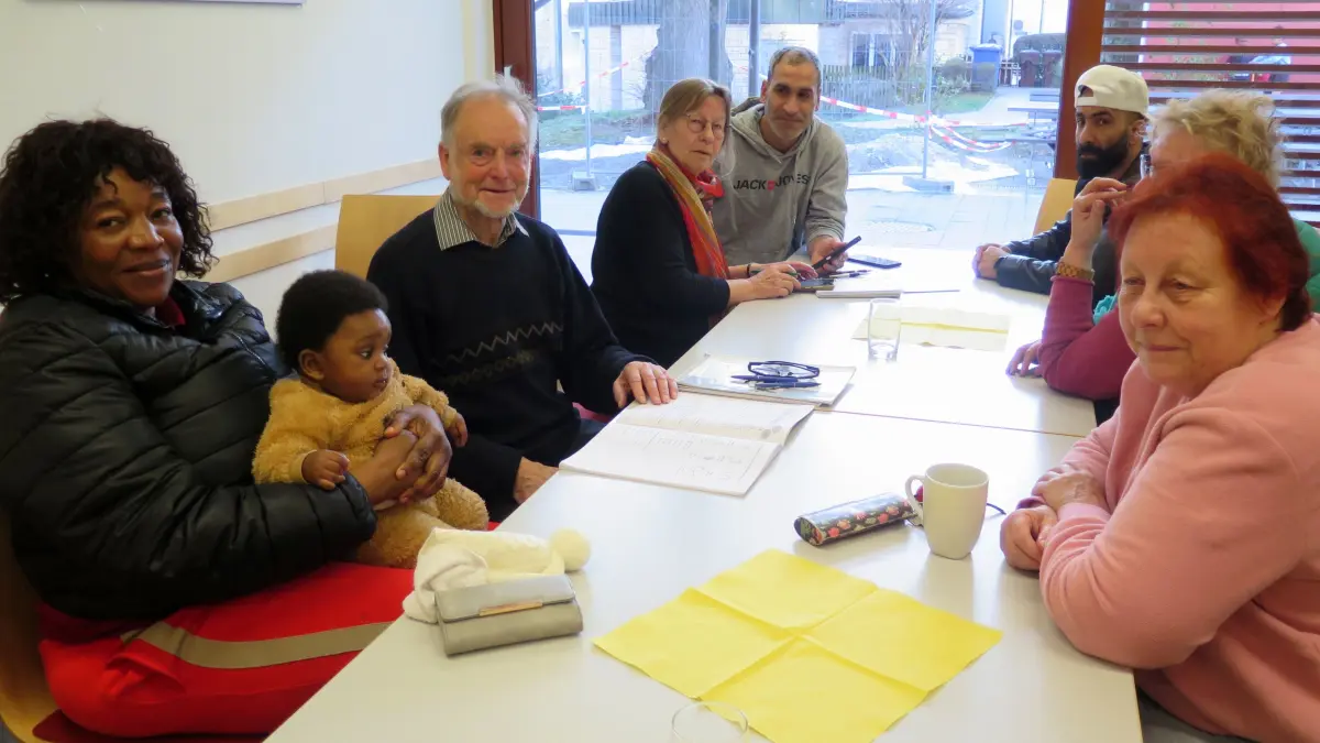 Das Café International des Arbeitskreises Asyl in Balingen bietet Raum für Begegnung. Viele Menschen kommen auch hierher, um Deutsch zu üben.