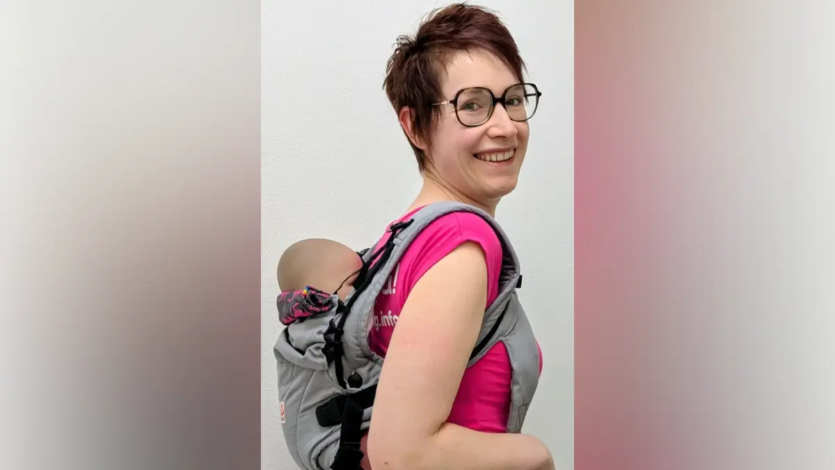 Maren Messmer bietet ab Mai Kangatraining in Bad Urach an. Dabei machen Mütter gemeinsam mit ihren Babys Sport.