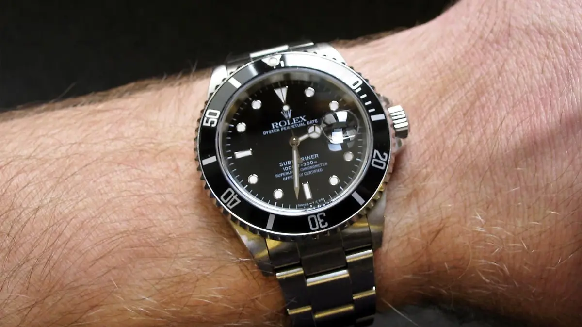 Firma Rolex, Armbanduhr: Rolex-Uhr am Handgelenk