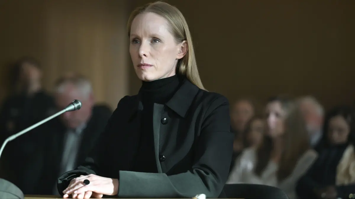 Maria Weinert (Susanne Wuest) betreibt einen Prostituiertenring.