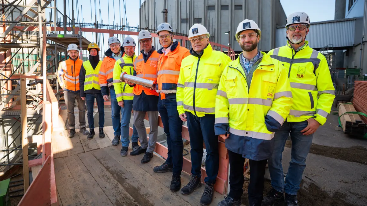 Schwenk baut am Standort Allmendingen ein Mehrkammermischsilo. Die Gleitbaustelle wurde nun offiziell eingeweiht.