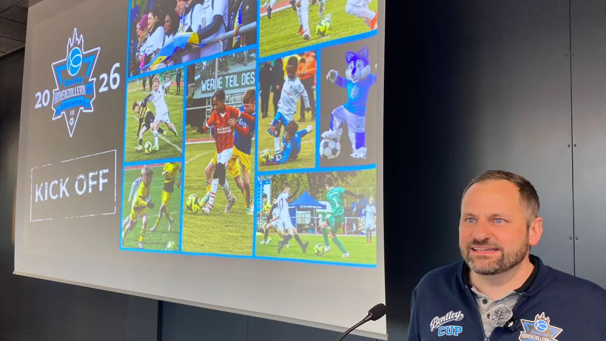 Nicklas Becker, Bentley-Cup-Macher der ersten Stunde, hieß die Sponsoren zur Auftaktveranstaltung willkommen.