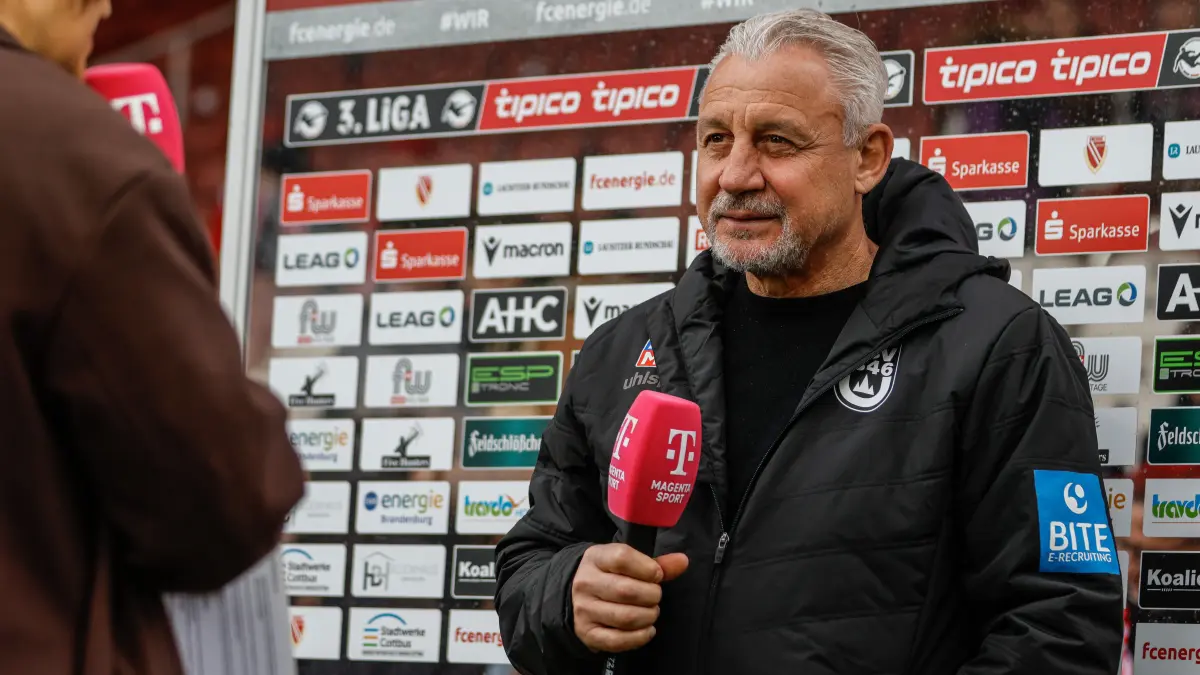 GER, Energie Cottbus - SSV Ulm, 3.Liga, Fussball, 21.03.2026: Trainer Pavel Dotchev (SSV Ulm)
GER, Energie Cottbus - SSV Ulm, 3.Liga, Fussball, 21.03.2026
Foto: EIbner-Pressefoto / Seiffert