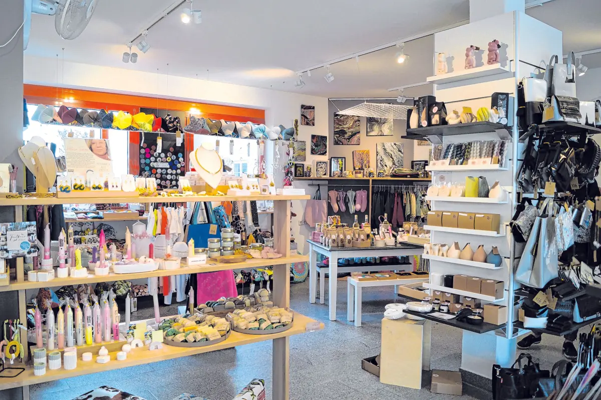 Textilien, Töpferware, Schmuck und alle weiteren Dinge im Concept Store K14, die Ostern noch schöner machen können.