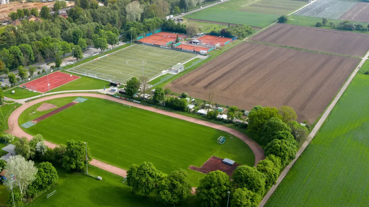 (ohne Überschrift): Sportgelände Lustnau