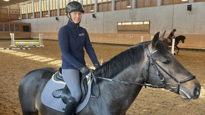 Wie eine junge Reiterin ihr größtes Hindernis überwindet