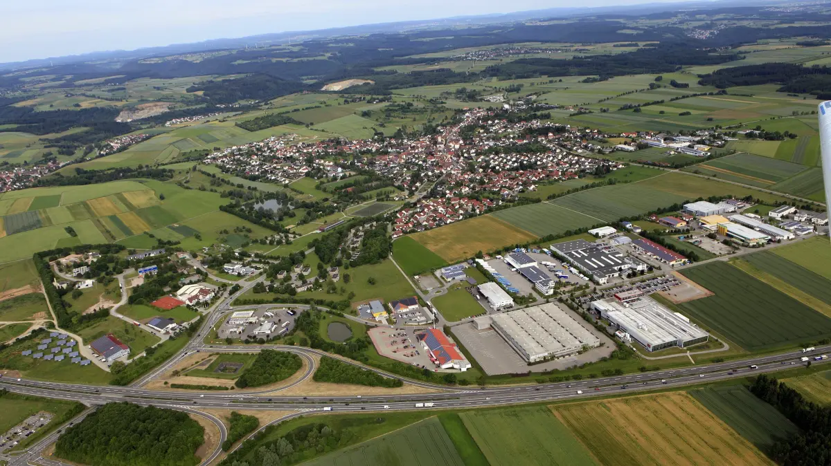 Empfingen Luftaufnahme 2012: Vorsicht: Dieses Foto ist möglicherweise nur für den einstigen Verlag Schwäbisches Tagblatt verwendbar. Empfingen 29.6.2012.Luftbild:Karl-Heinz Kuball
