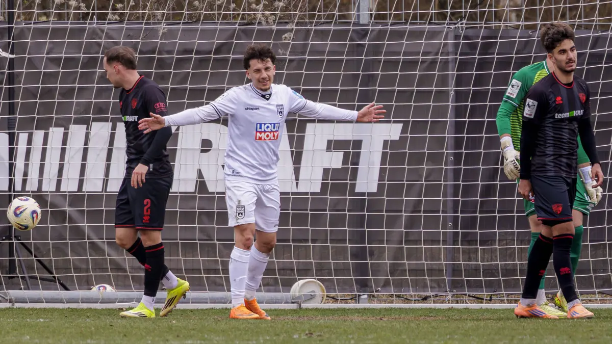 Testspiel - 2025/2026 - FC Ingolstadt 04 gegen SSV Ulm: Ingolstadt, Deutschland 25. März 2026: Testspiel - 2025/2026 - FC Ingolstadt 04 gegen SSV Ulm Im Bild: 2. v.li. Ensar Aksakal SSV jubelt nach dem Tor zum 1:2 Audi Sportpark Platz 4 Bayern *** Ingolstadt, Germany March 25, 2026 Test match 2025 2026 FC Ingolstadt 04 vs SSV Ulm In the picture 2 from left Ensar Aksakal SSV cheers after the goal to 1 2 Audi Sportpark Platz 4 Bayern Copyright: xFotostandx/xSchäferx