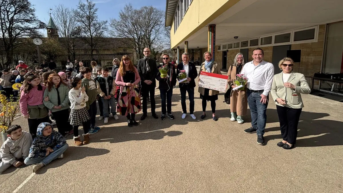 Die Schüler freuen sich über ihren neuen Schulhof in der Kreuzäckerschule.