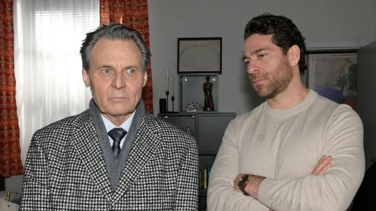 Jo Gerner (Wolfgang Bahro) stellt Carlos (Patrick Fernandez) eine Falle.