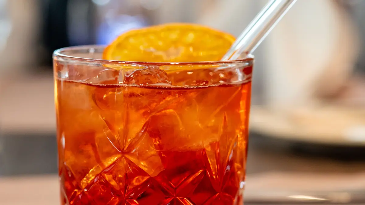 Als Aperitivo gibt es einen Negroni sbagliato.