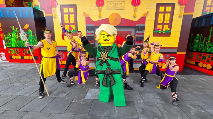 Deutschlands größter Lego-Laden eröffnet in Günzburg