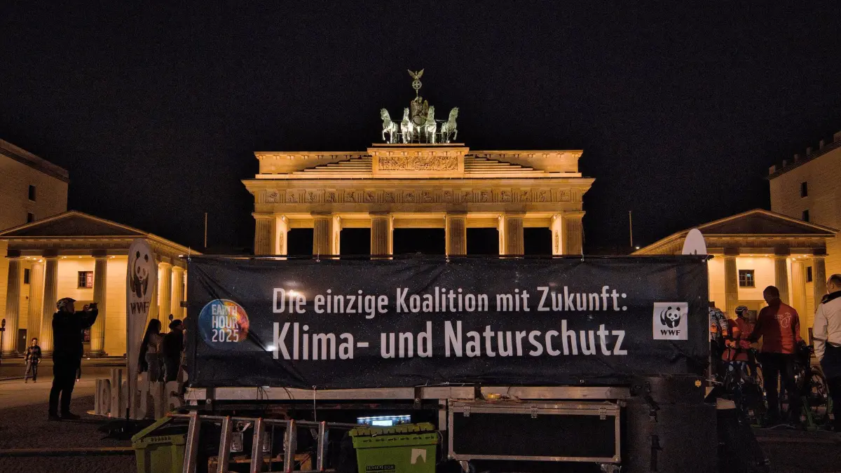 „Earth Hour“ in Deutschland - Brandenburger Tor