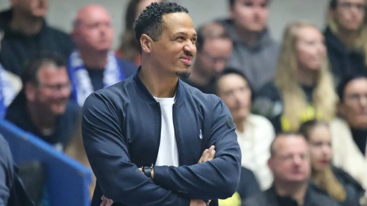 Basketball, Herren, 2.Basketball-Bundesliga, HAKRO Merlins Crailsheim - Bayer Giants Leverkusen: Basketball, Herren, 2.Basketball-Bundesliga, HAKRO Merlins Crailsheim - Bayer Giants Leverkusen 28.03.2026, 2.Basketball-Bundesliga, HAKRO Merlins Crailsheim - Bayer Giants Leverkusen v.l. Trainer David McCray Merlins Ilshofen ARENA HOHENLOHE Baden-Württemberg Deutschland DEU *** Basketball, Men, 2 Basketball Bundesliga, HAKRO Merlins Crailsheim Bayer Giants Leverkusen 28 03 2026, 2 Basketball Bundesliga, HAKRO Merlins Crailsheim Bayer Giants Leverkusen v l Coach David McCray Merlins Ilshofen ARENA HOHENLOHE Baden Württemberg Germany DEU Copyright: xStevenxMohrx