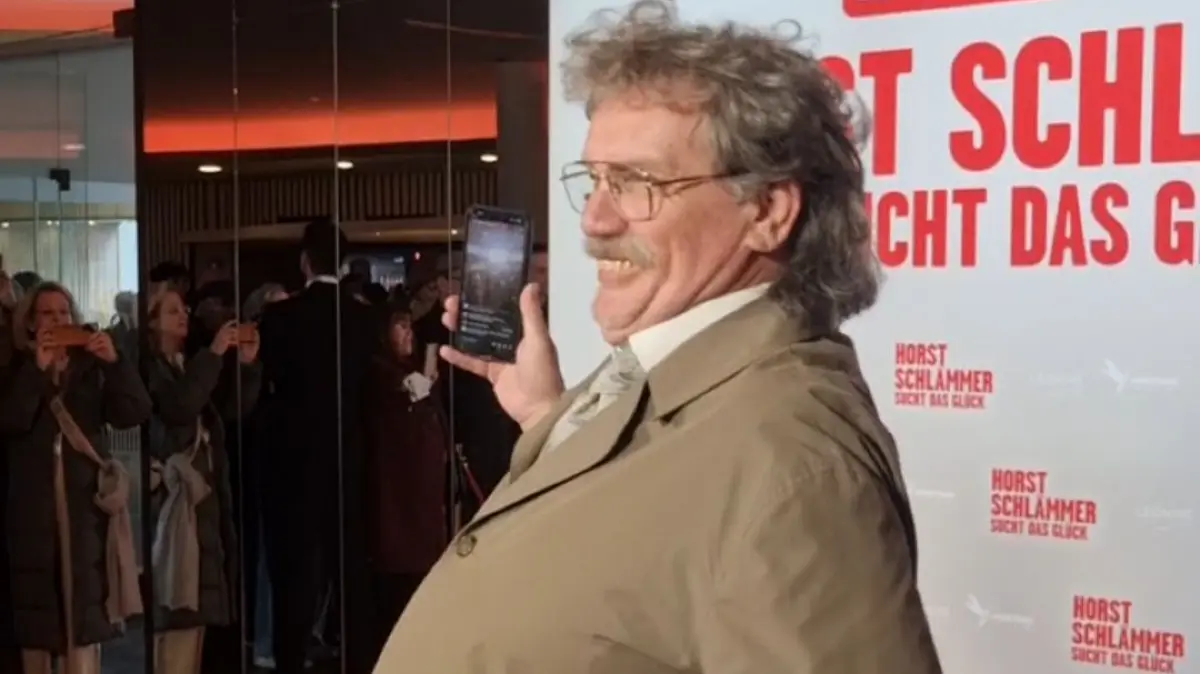 Horst Schlämmer machte lustigerweise sogar selbst einen Livestream von der Premiere.