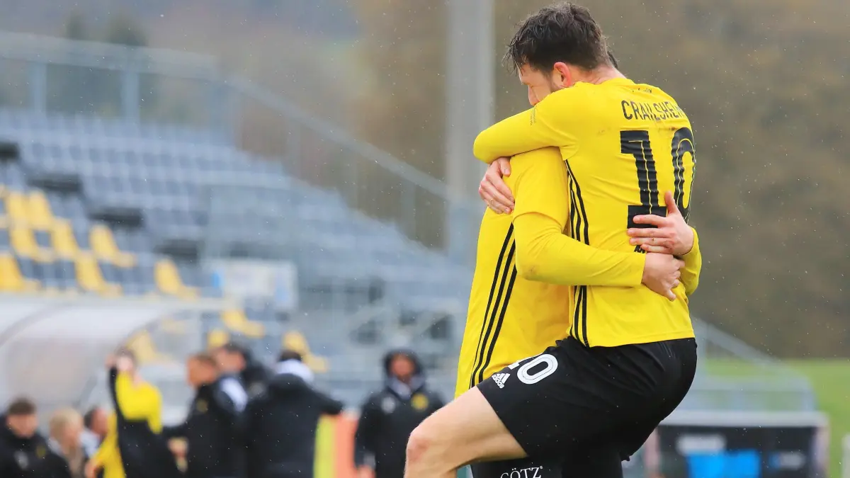Die Spieler des TSV Crailsheim bejubeln das Tor des Tages von Tim Meßner.