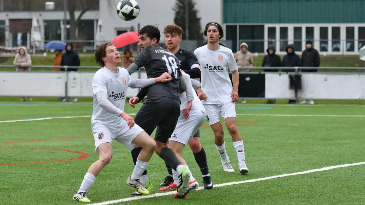 TSG Tuebingen vs. FC Rottenburg , Fussball, Verbandsliga Wuerttemberg, 24. Spieltag, Saison 2025/2026, 28.03.2026: Emil Gross (TSG Tuebingen, #15), Moritz Rohrer (FC Rottenburg, #18)
TSG Tuebingen vs. FC Rottenburg , Fussball, Verbandsliga Wuerttemberg, 24. Spieltag, Saison 2025/2026, 28.03.2026,
Foto: Eibner-Pressefoto/Ralph Kunze