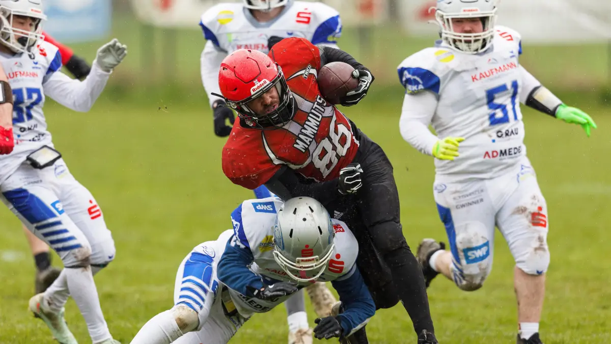 American Football Bezirksliga: American Football Bezirksliga; Kuchen Mammuts - Pforzheim Wilddogs II;
Oliver Dinges (Kuchen Mammuts, #86);
28.03.2026; Ankenstadion; Kuchen.
Foto: Thomas Madel