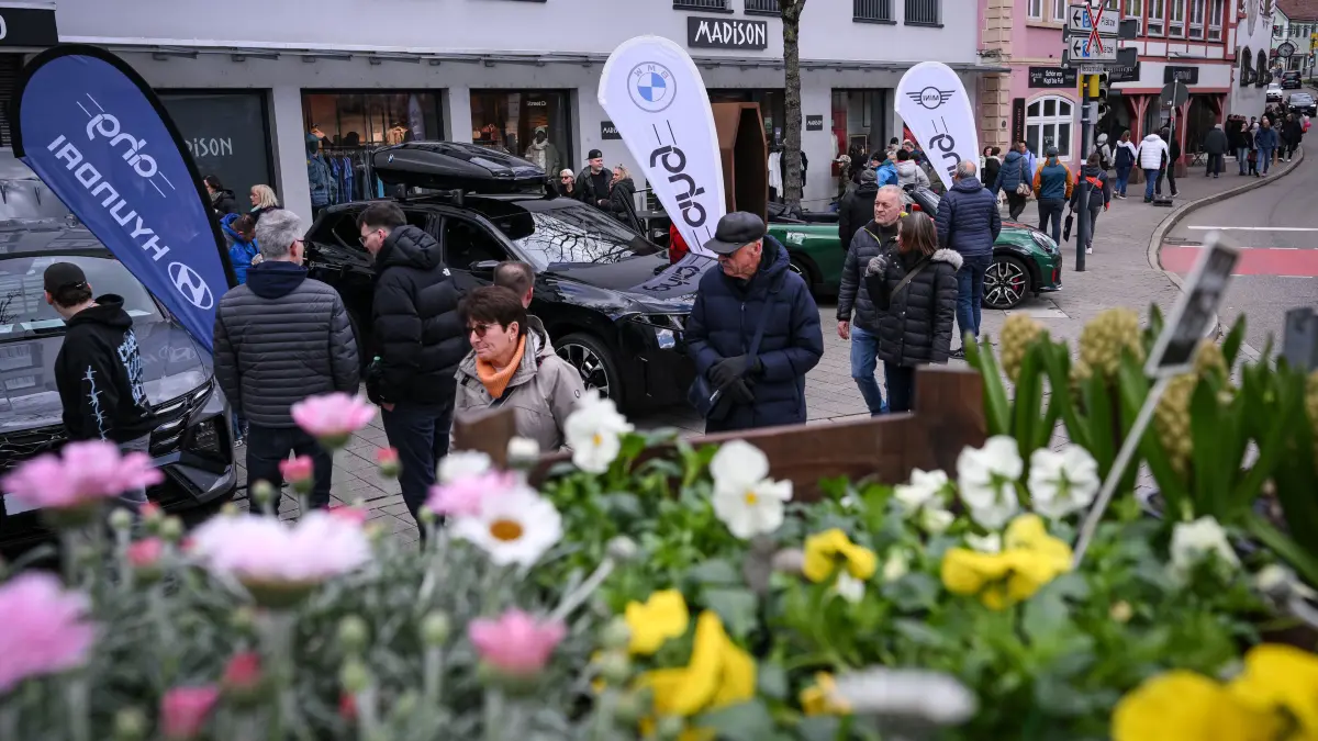 Horber Fruehling / Verkaufsoffener Sonntag 29.03.2026 : Horb (Kreis Freudenstadt) 29.03.2026
Horber Fruehling / Verkaufsoffener Sonntag
Fruehlingsblumen und Autoausstellung in der Neckarstrasse
FOTO: Pressefoto ULMER / Markus Ulmer xxNOxMODELxRELEASExx