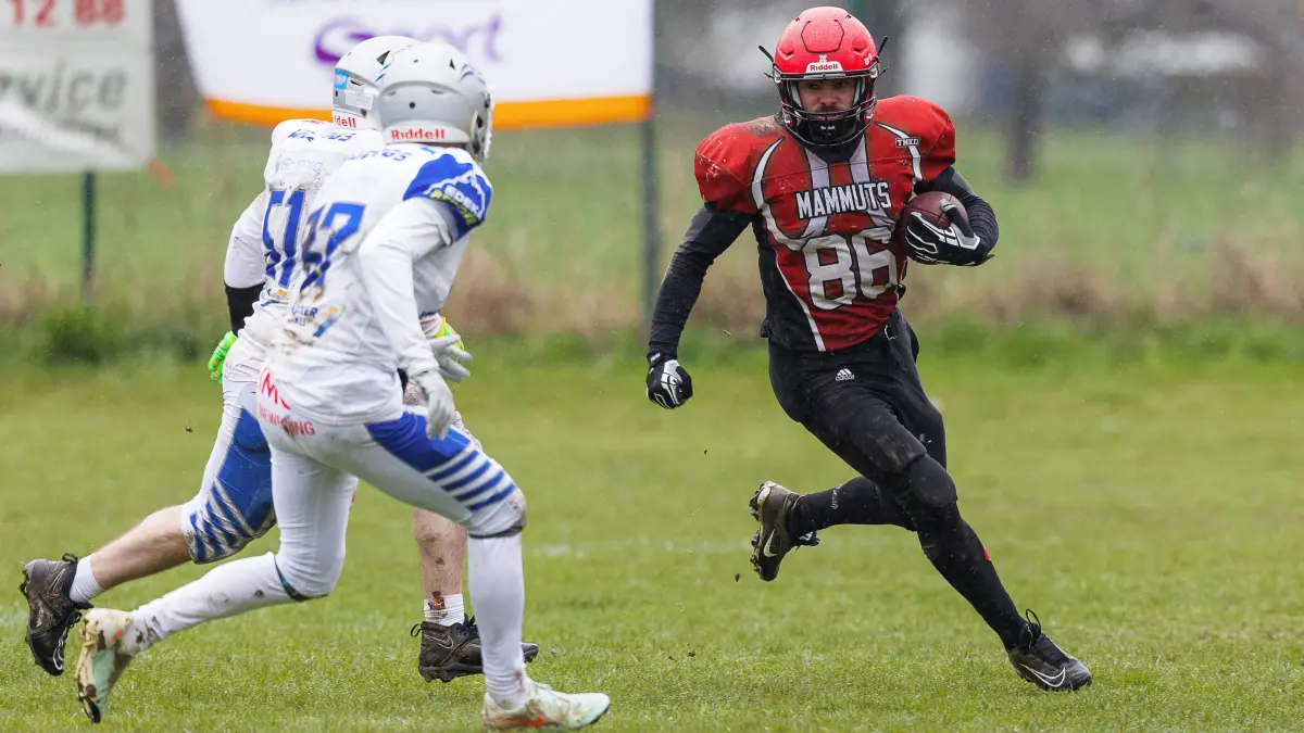 American Football Bezirksliga: American Football Bezirksliga; Kuchen Mammuts - Pforzheim Wilddogs II;
Oliver Dinges (Kuchen Mammuts, #86);
28.03.2026; Ankenstadion; Kuchen.
Foto: Thomas Madel