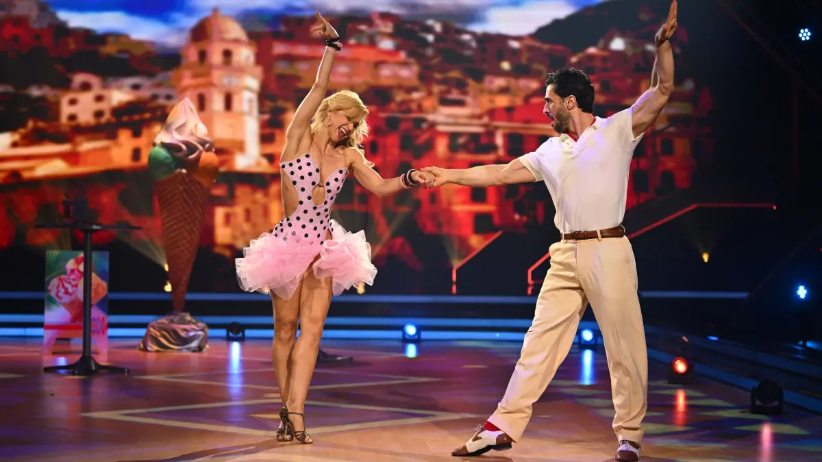 Diese Tänze zeigen die Paare in Show 4
