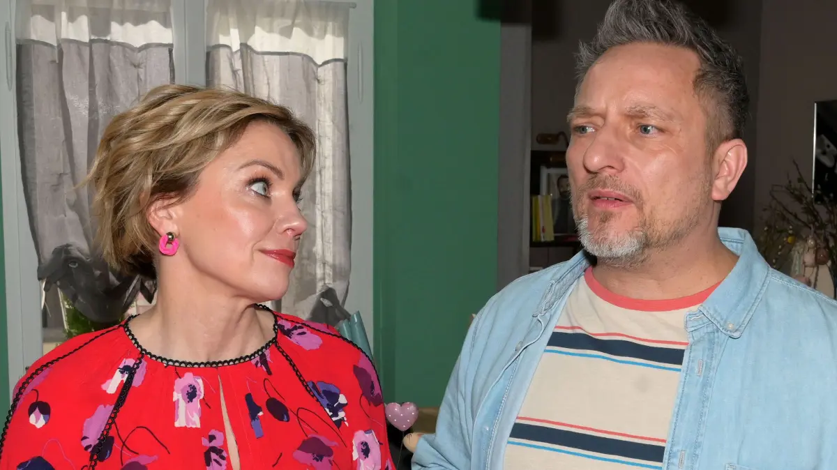 Aktuell ist Yvonne (Gisa Zach) mit Michi (Lars Pape) zusammen.