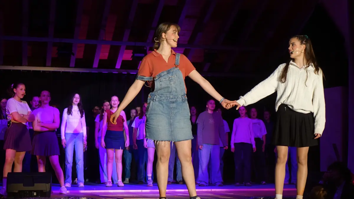 150 Schülerinnen und Schüler beteiligen sich an der Aufführung des Musicals am Evangelischen Schulzentrum Michelbach.