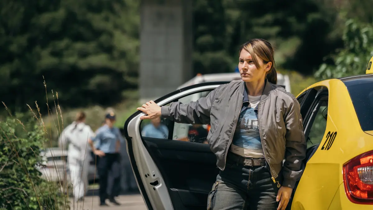 Valessa Matkovic (Romina Küper) nimmt die Sache selbst in die Hand.