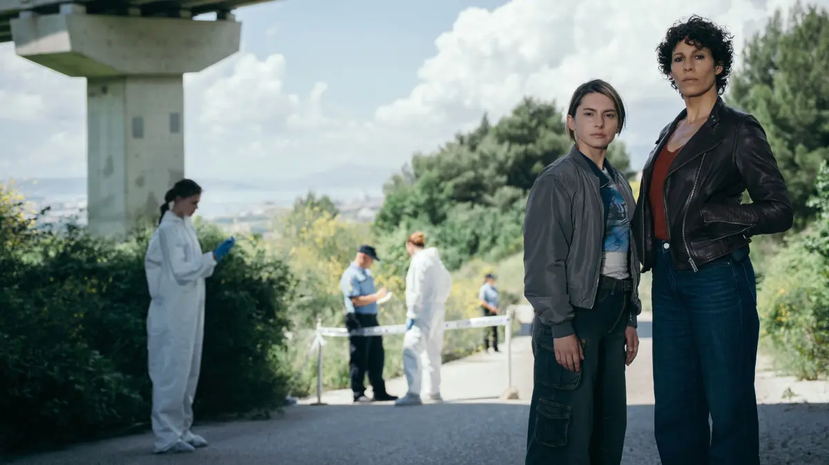 In „Der Kroatien-Krimi – Gefahr im Verzug“ geht es um Stascha Novaks (Jasmin Gerat, r.) 18. Fall.