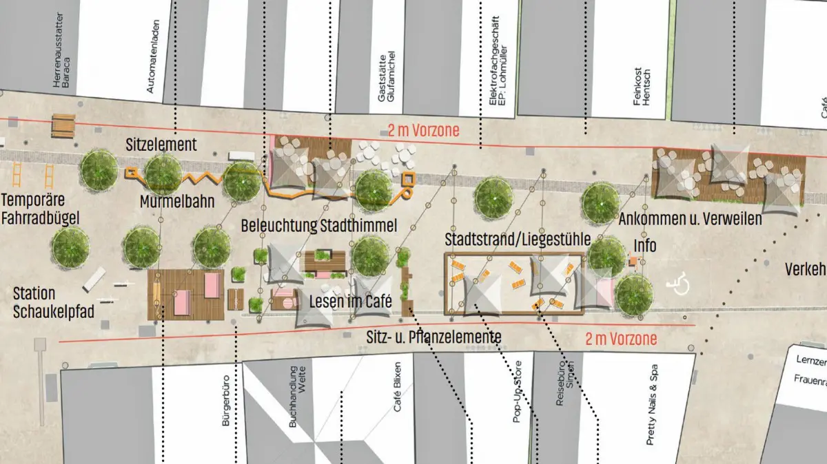 Viel vor hat die Stadt mit der temporären Umgestaltung des Marktplatzes in eine nahezu komplett autofreie Zone. Nur von der Synagogenstraße her kann man mit Fahrzeugen noch bis zum Rathaus vorstoßen.