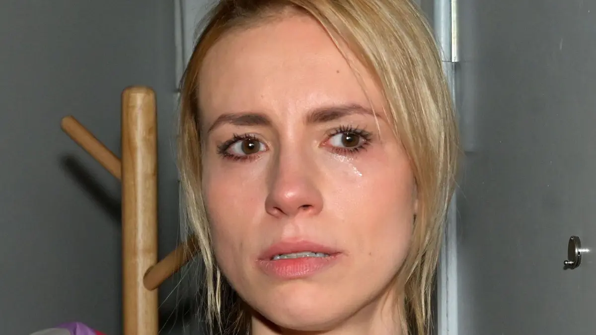 Fällt Zoe (Lara Dandelion Seibert) ihren Mann in den Rücken?