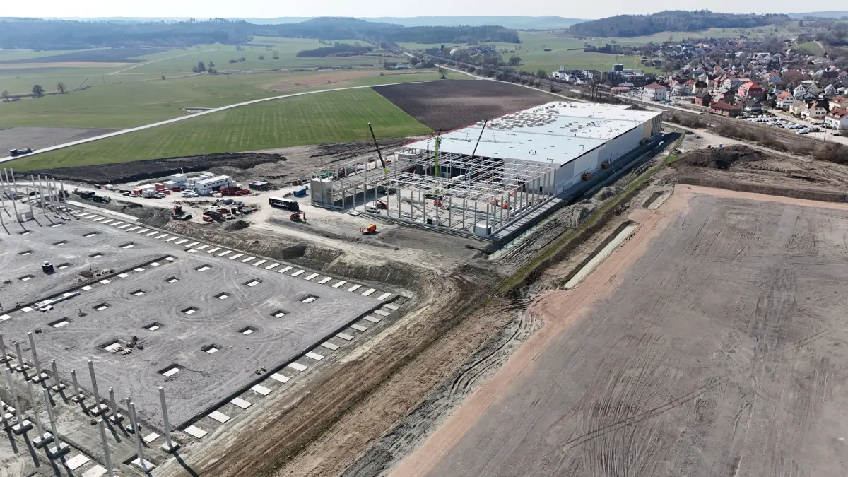 Lila Logistik Standort Dombühl