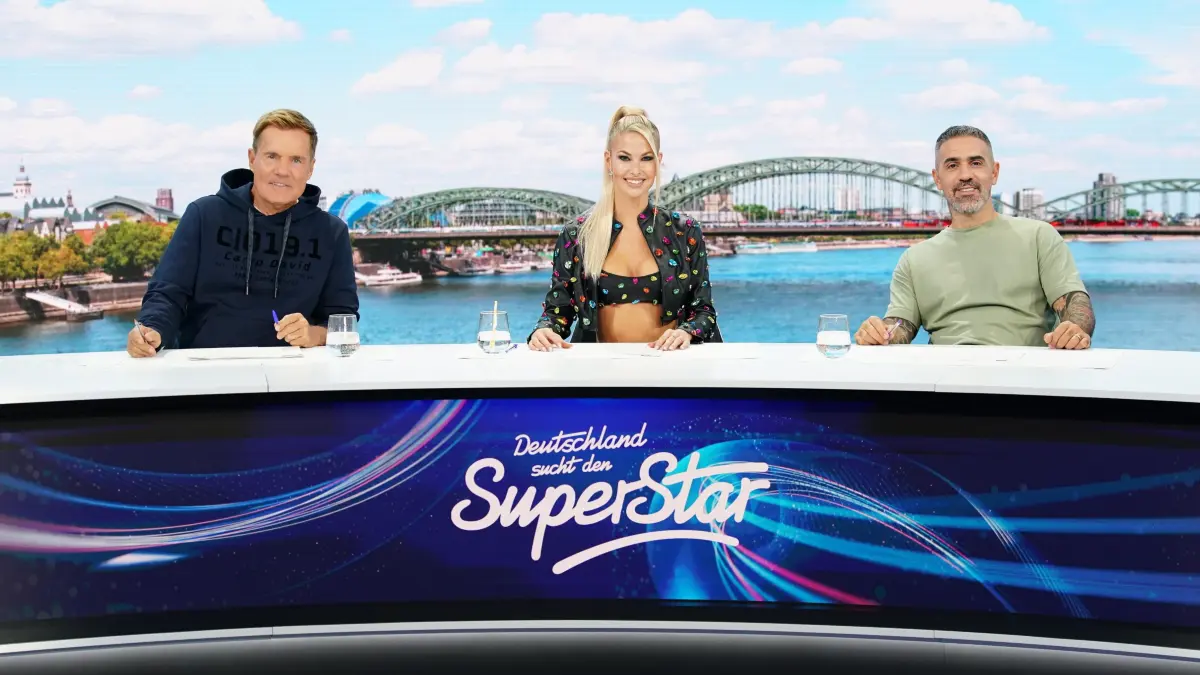 Dieter Bohlen (l.), Isi Glück und Bushido begrüßen bei DSDS 2026 einen prominenten Kandidaten.
