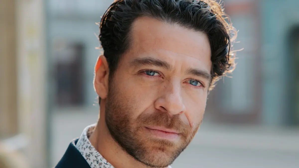 GZSZ-Serienliebling Carlos (Patrick Fernandez) steckt in ernsthaften Schwierigkeiten.