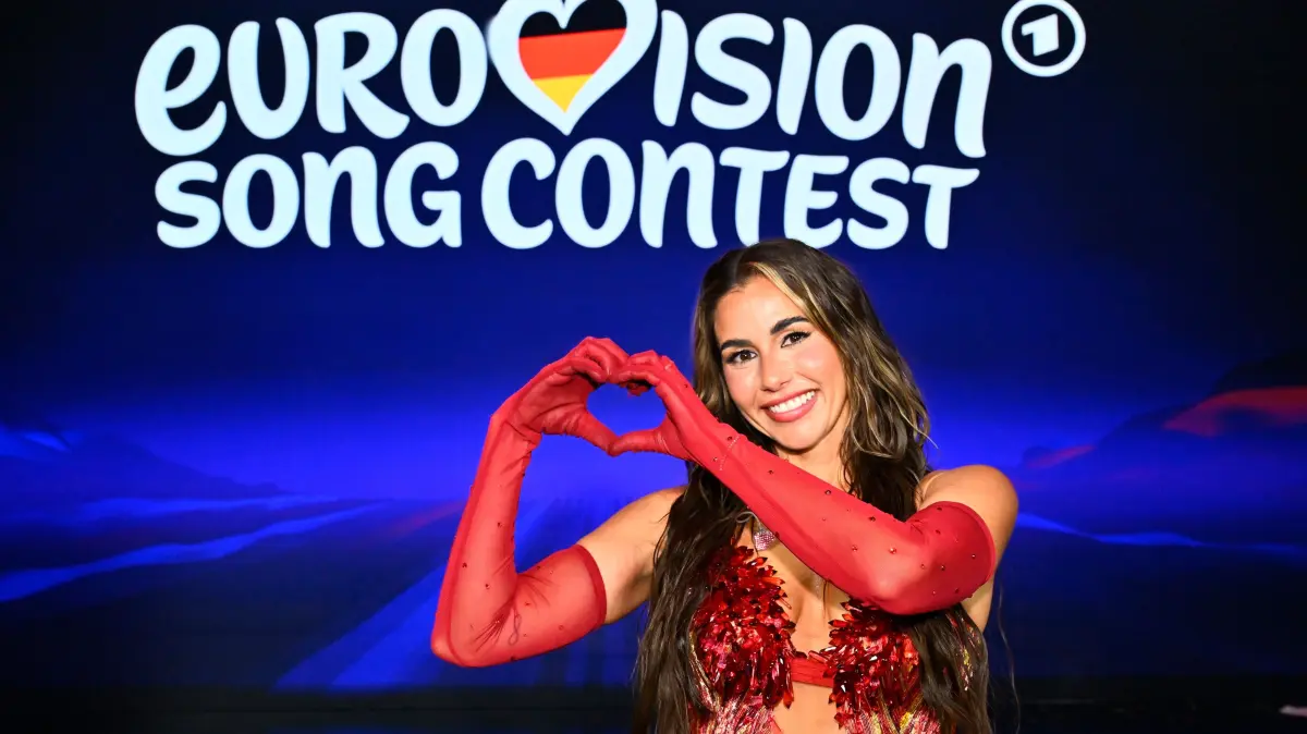 Der Eurovision Song Contest 2026 findet in Wien statt. Sarah Engels tritt mit ihrem Sing Fire für Deutschland an.