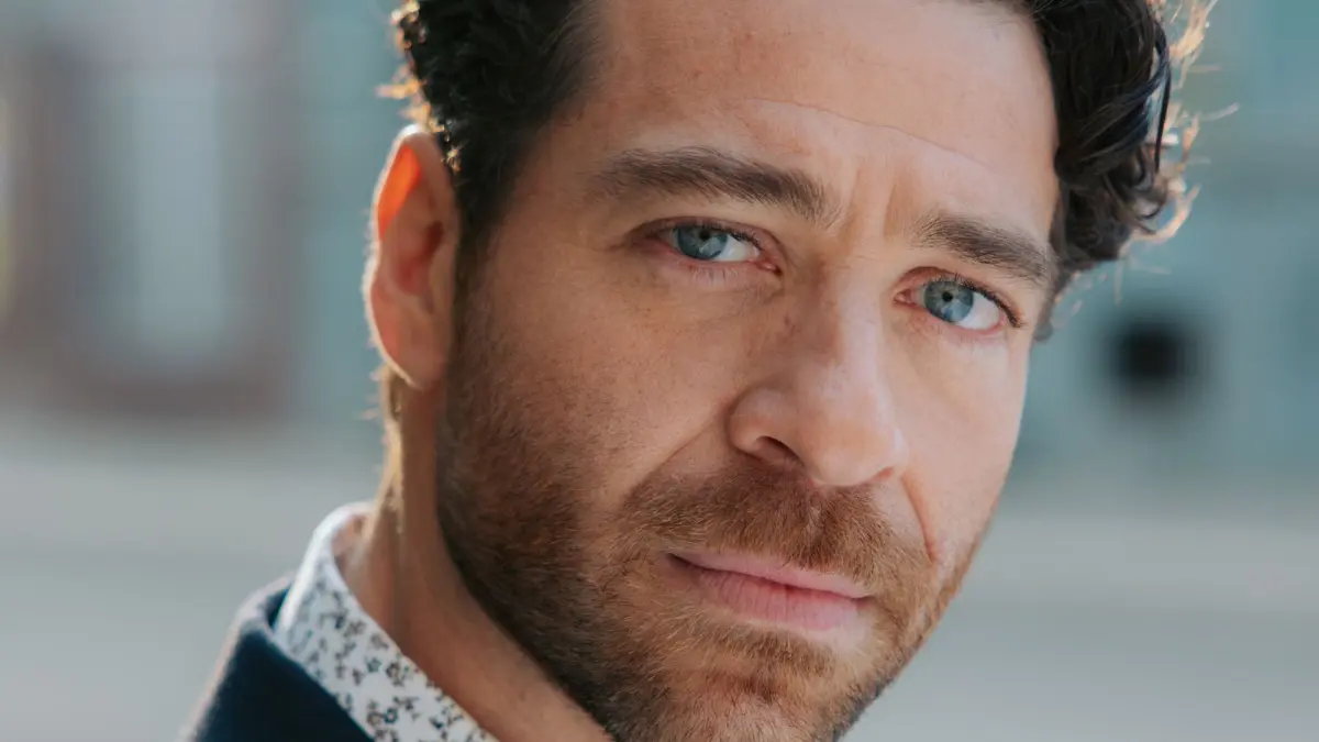 GZSZ-Serienliebling Carlos (Patrick Fernandez) sitzt wieder unschuldig im Gefängnis.