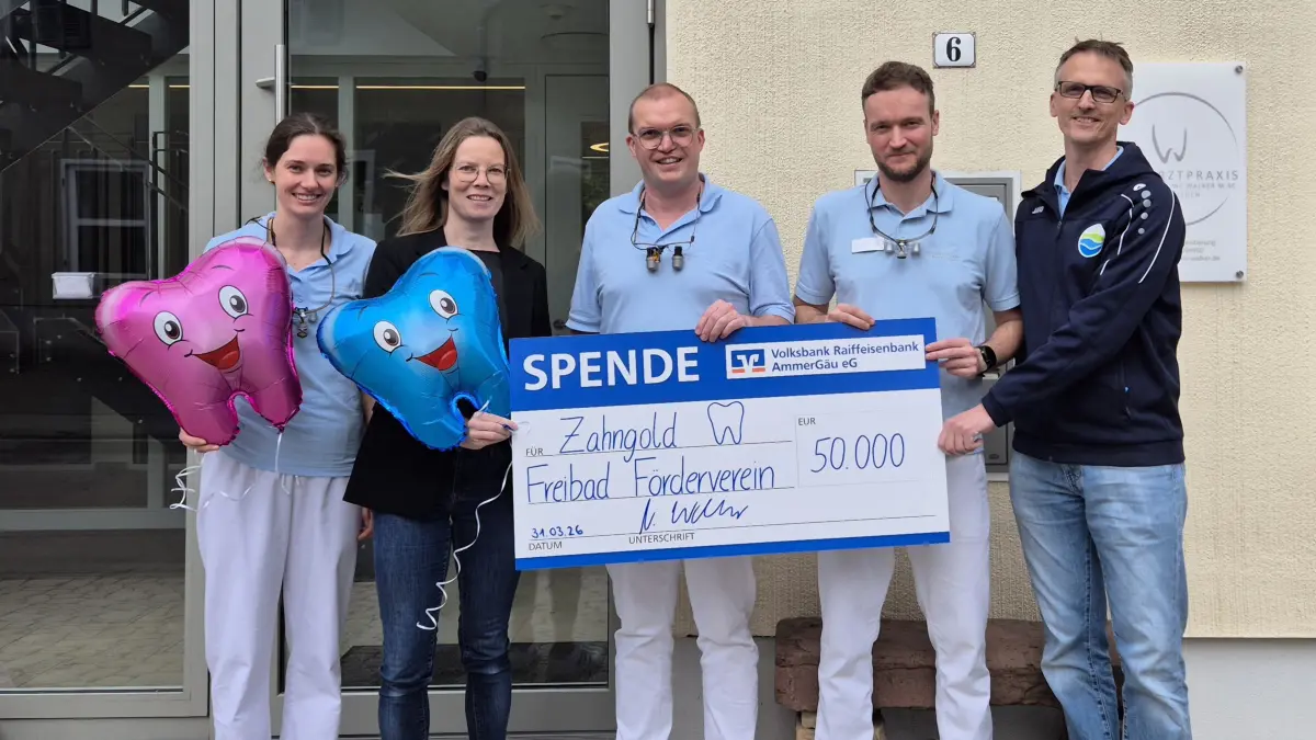 Zahngold fürs Freibad: Personen (v.l.n.r): Franziska Ruf, Franziska Weber, Dr. Uwe Walker, Wenzel Burmeister, Arne Dinges