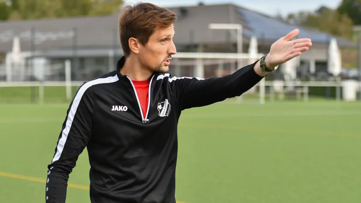 Der SVE-Ex-Trainer trainiert nun den Oberligisten Waldebene Ost Stuttgart
