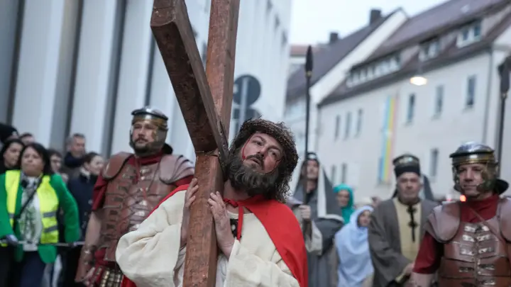 Eindrucksvolle Szenen vor Tausenden Zuschauern