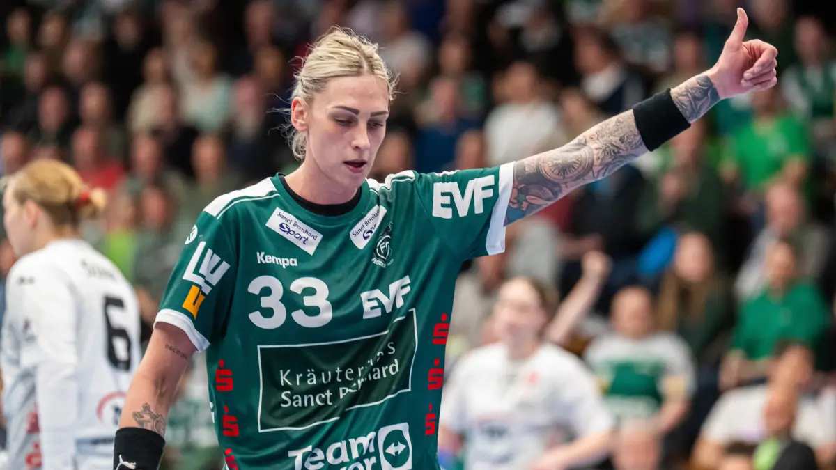 Frisch Auf Goeppingen vs. BSV Sachsen Zwickau, Handball, 1. Bundesliga, Spielzeit 2025/2026, 04.04.2026: Luisa Schulze (Frisch Auf Frauen, #33) zeigt den Daumen hoch, Frisch Auf Goeppingen vs. BSV Sachsen Zwickau, Handball, 1. Bundesliga, Spielzeit 2025/2026, 04.04.2026
Foto: Eibner-Pressefoto/Michael Schmidt