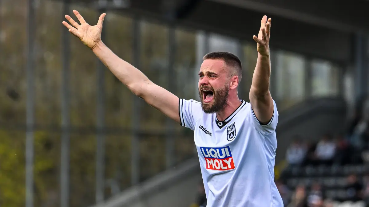 GER, 3. Liga, SSV Ulm 1846 vs SC Verl: GER, 3. Liga, SSV Ulm 1846 vs SC Verl / 05.04.2026, Donaustadion, Ulm, GER, 3. Liga, SSV Ulm 1846 vs SC Verl, im Bild Lucas Röser / Roeser SSV Ulm, 9 fordert lautstark Elfmeter *** GER, 3 Liga, SSV Ulm 1846 vs SC Verl 05 04 2026, Donaustadion, Ulm, GER, 3 Liga, SSV Ulm 1846 vs SC Verl, in the picture Lucas Röser Roeser SSV Ulm, 9 loudly demands penalty kick nordphotoxGmbHx/xHafner nph00200