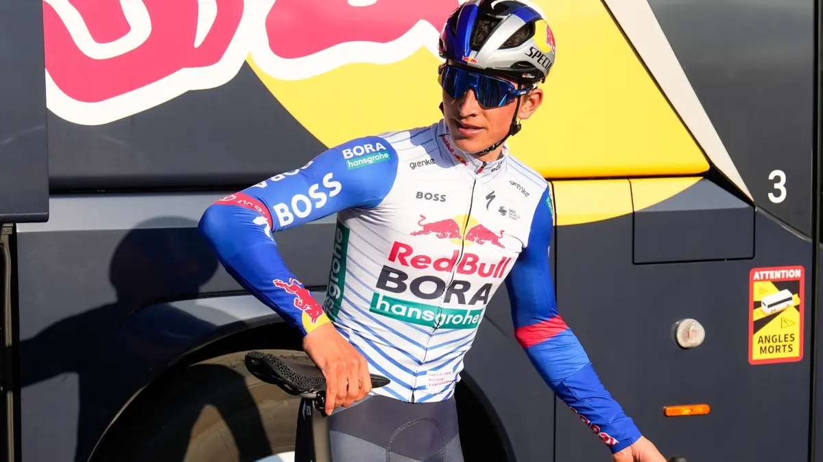 Florian Lipowitz: ARCHIV - 23.03.2026, Spanien, Sant Feliu De Guixols: Radsport, UCI WorldTour - Katalonien-Rundfahrt, Sant Feliu de Guíxols (172,80 km), Etappe 1, Florian Lipowitz aus Deutschladn von Red Bull-Bora-Hansgrohe nach der Etappe am Teambus. Im Baskenland möchte Lipowitz auf das Podium fahren. (zu dpa: ««Harter Start»: Lipowitz Sechster zum Baskenland-Auftakt») Foto: Nicolás Carvalho Ochoa/dpa +++ dpa-Bildfunk +++
