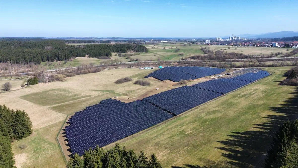 Solarpark Schömberg von ABO Energy geht in die finale Bauphase – Batteriespeicher folgt 2027