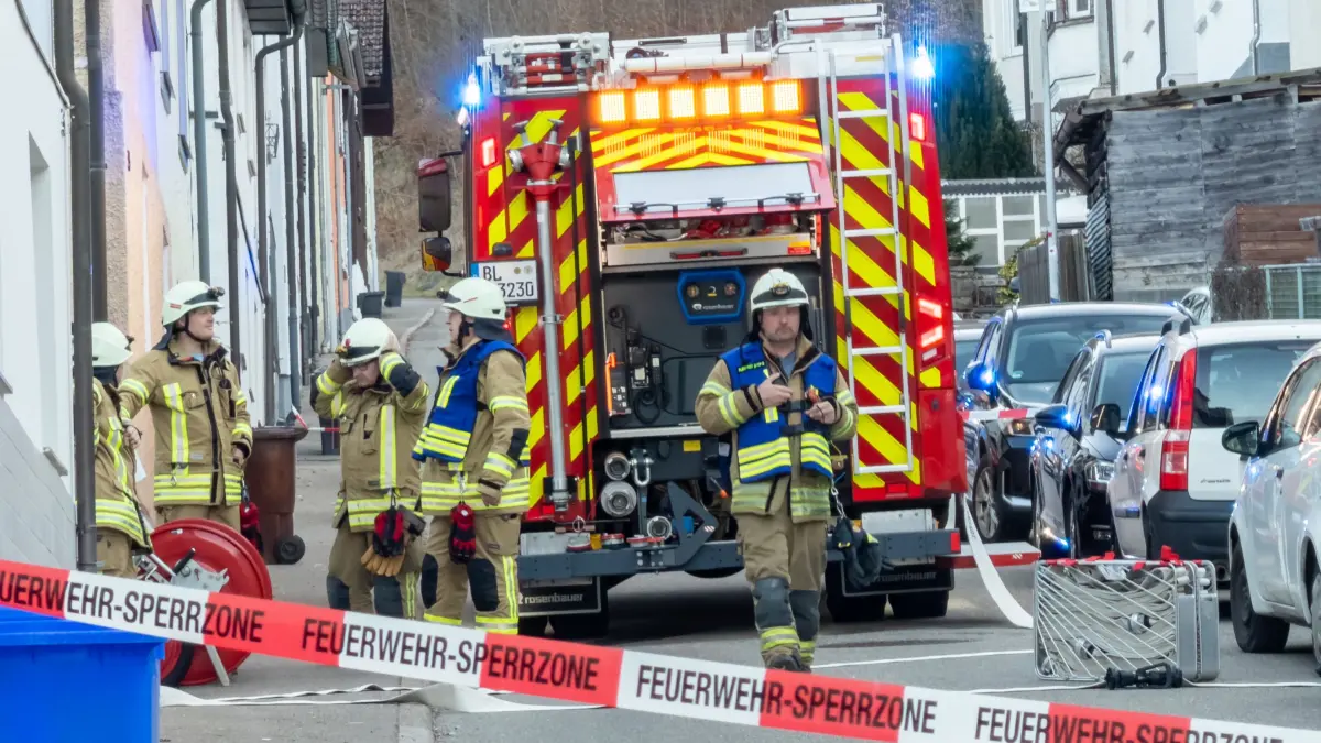 Die Feuerwehr war am Dienstagabend in der Tailfinger Wahlentalstraße gefordert.