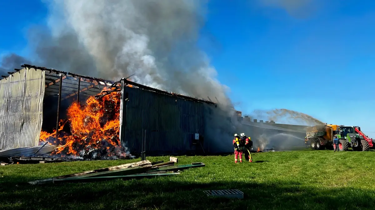 „Ortsstraße Kirchberg an der Jagst, Scheune in Vollbrand“, so lautete die Erstmeldung der Polizei zum Brand im Weiler Kleinallmerspann (Lendsiedel).