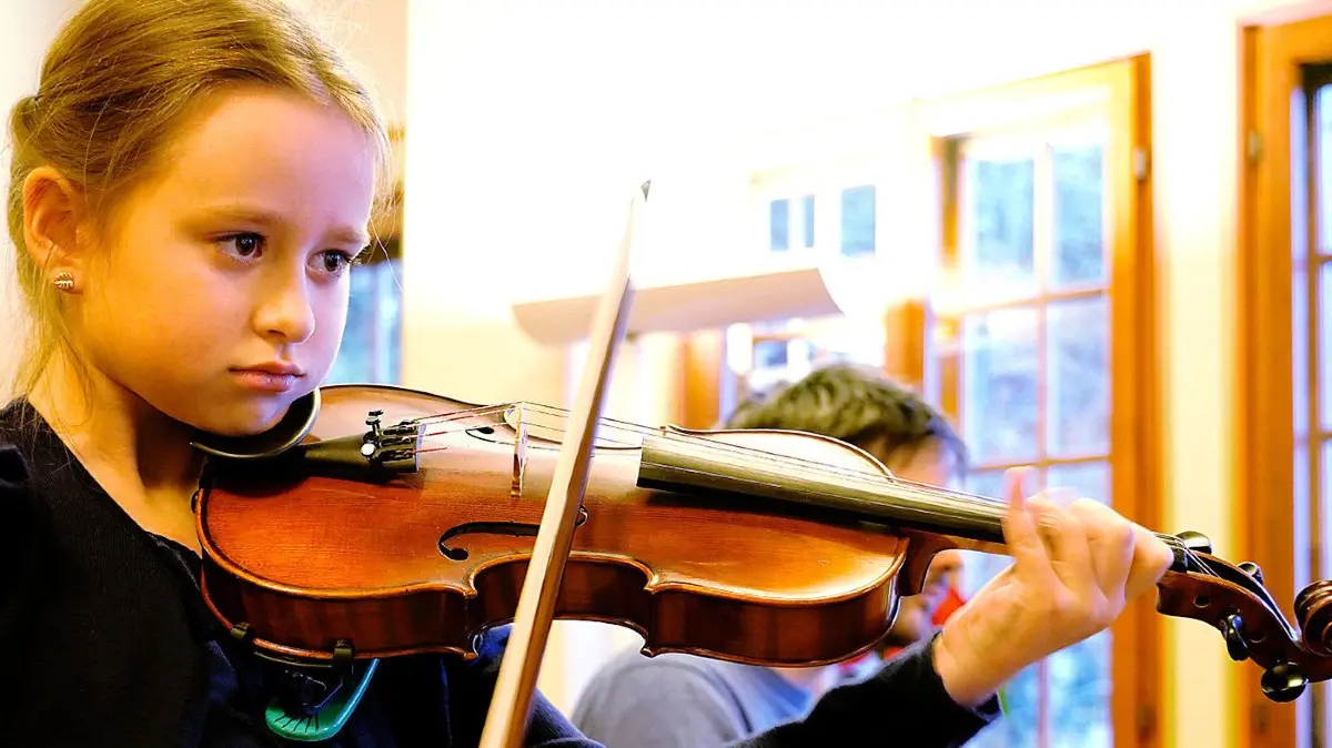 (ohne Überschrift): Vorsicht: Dieses Foto ist möglicherweise nur für den einstigen Verlag Schwäbisches Tagblatt verwendbar. Musikschule Horb 2.12.2019.Bild:Karl-Heinz Kuball
