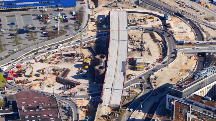 Brücke über das Blaubeurer Tor verschwindet Stück für Stück